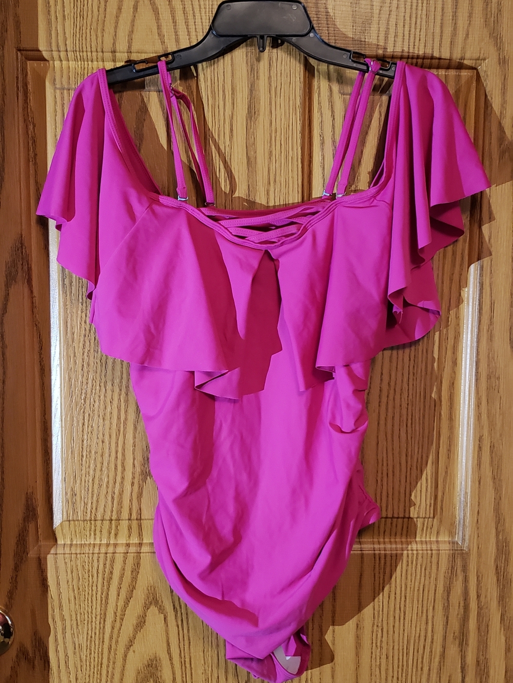 Source Unknown Fuchsia Off-Shoulder Ruffle One-Piece Swimsuit Xl.